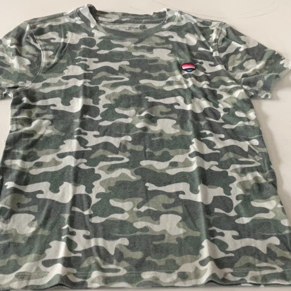 Camo  T-Shirt small